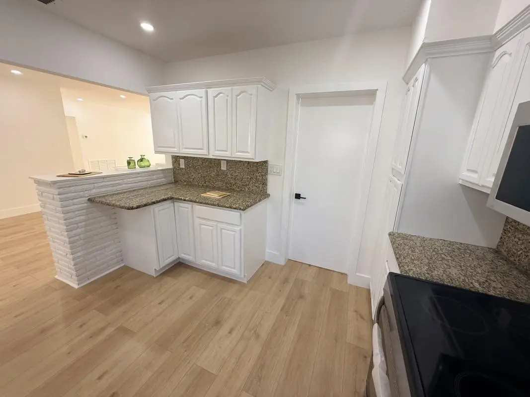 Photo 8 at 607 N Golf Drive, Hollywood