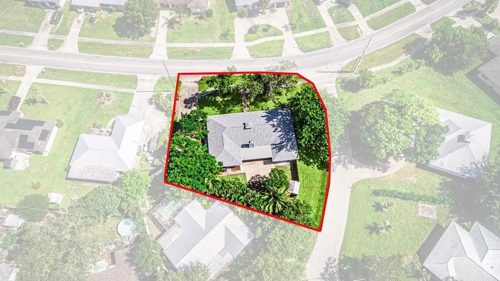 Photo 3 at 300 Riomar Drive, Port St. Lucie
