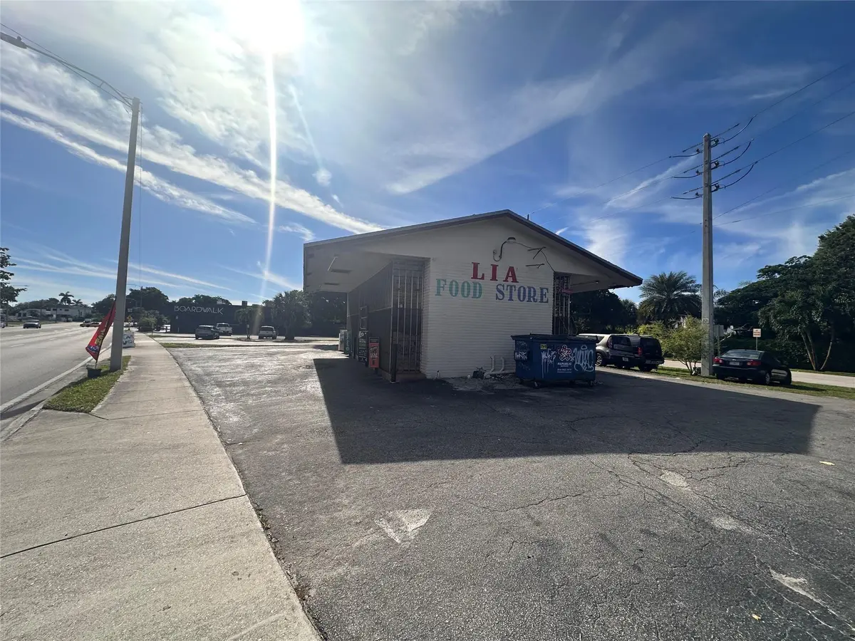 Photo 3 at 1790 N Andrews Square, Fort Lauderdale