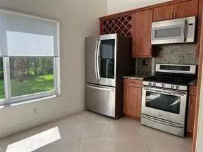 Photo 3 at 9880 Red Heart Lane, Tamarac