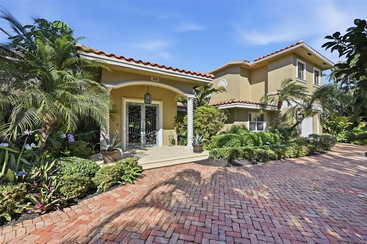 Photo 4 at 2525 NE 21st Court, Fort Lauderdale