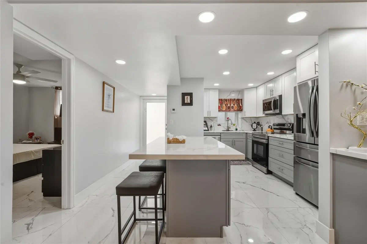 Photo 8 at 9611 N Hollybrook Lake Drive 101, Pembroke Pines