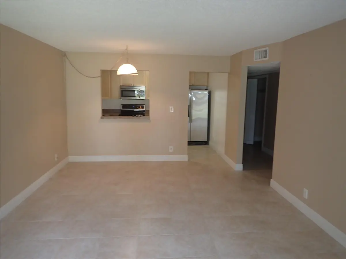Photo 3 at 4126 NW 88th Avenue 103, Coral Springs