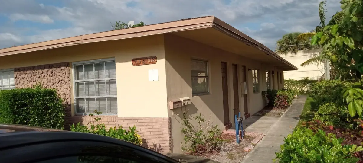 Photo 3 at 1856 NW 52nd Avenue, Lauderhill