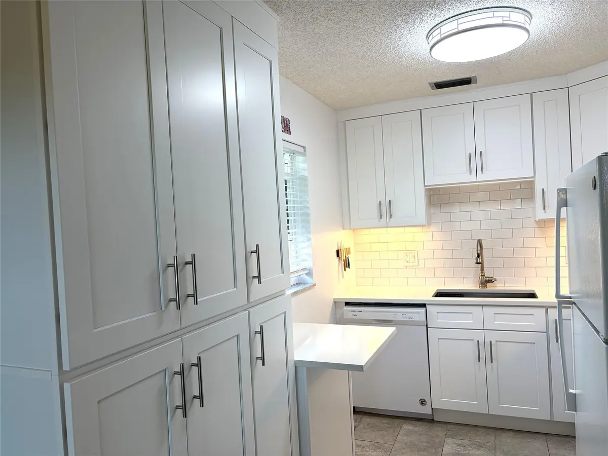 Kitchen at 34 Pine Arbor Lane 203, Vero Beach