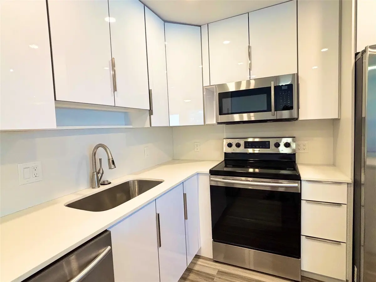 Stainless Steel Appliances at 279 Oakridge P 279, Deerfield Beach