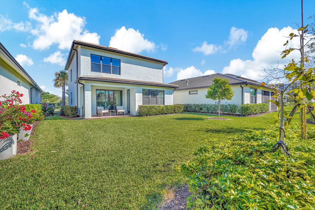 Photo 3 at 4471 Gramercy Drive, Oakland Park