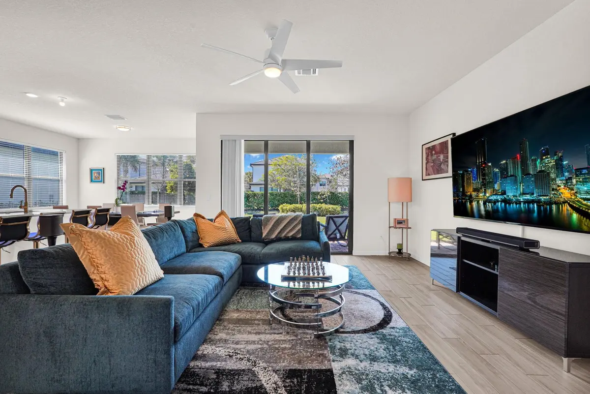 Photo 8 at 4471 Gramercy Drive, Oakland Park