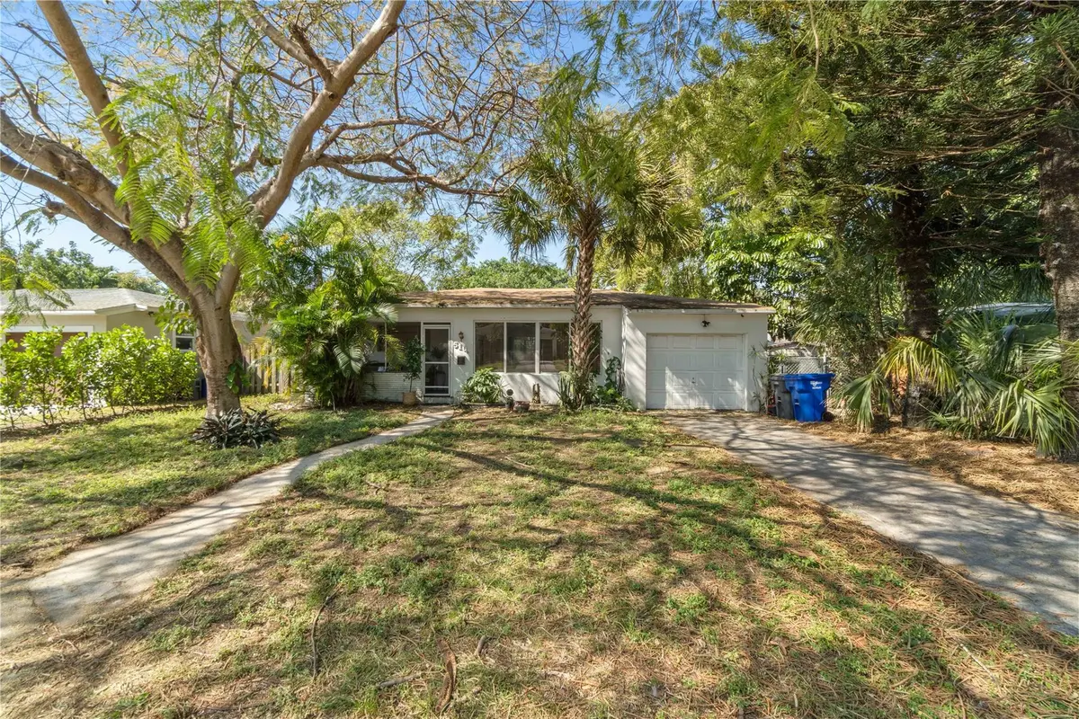 Photo 1 at 510 S 29th Court, Hollywood