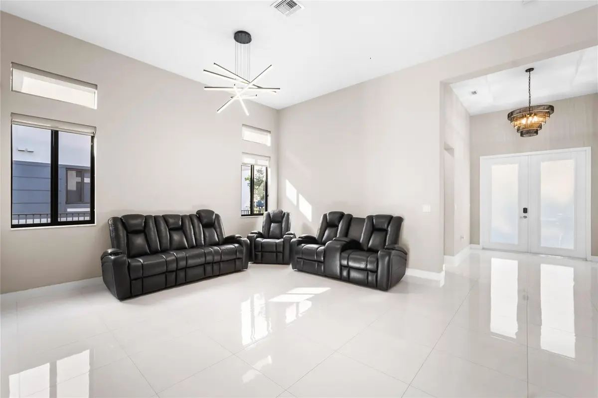 Photo 3 at 10650 Coral Street, Parkland