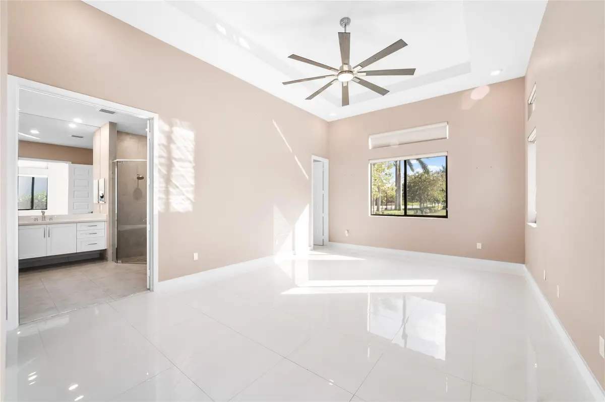 Photo 6 at 10650 Coral Street, Parkland