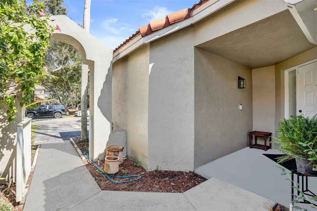 Photo 5 at 10108 NW 4th Street, Plantation