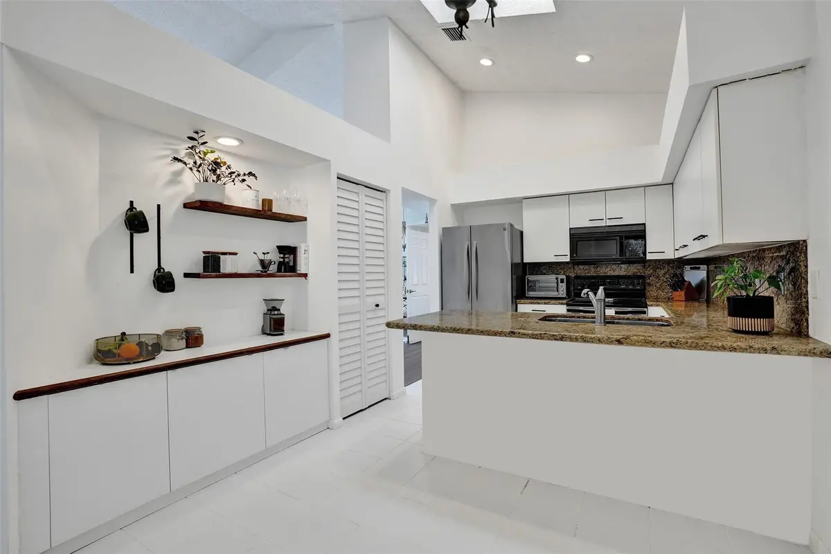Photo 8 at 10108 NW 4th Street, Plantation