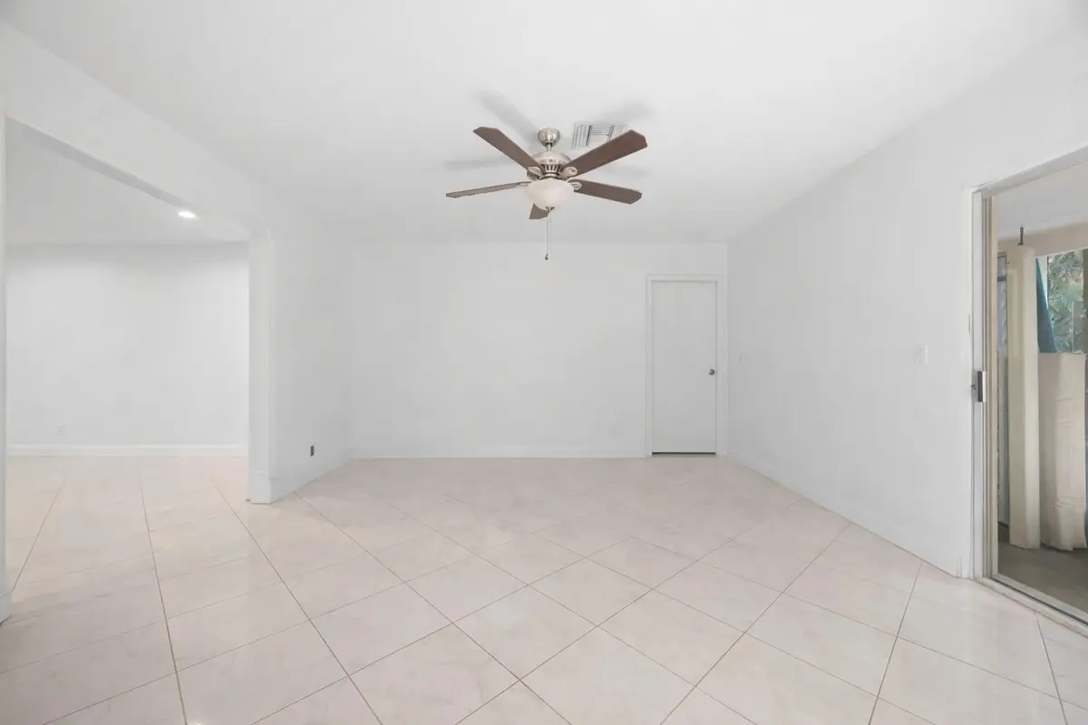 Photo 7 at 1060 NW 82nd Avenue, Coral Springs