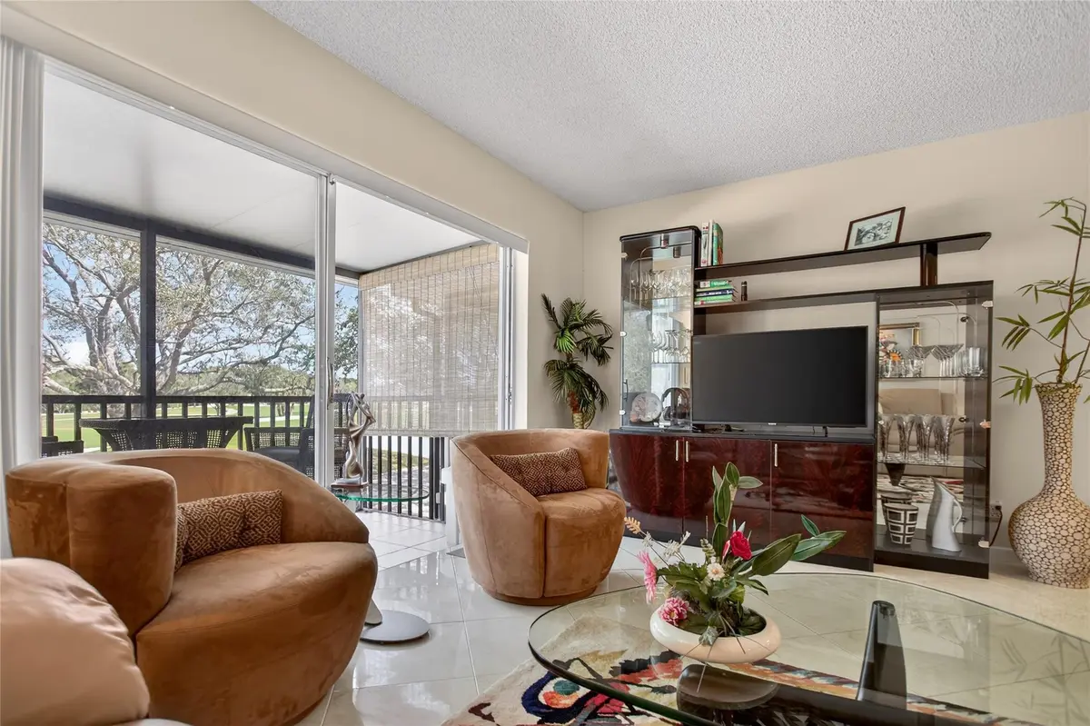 Photo 5 at 9001 Jacaranda Lane 201, Plantation