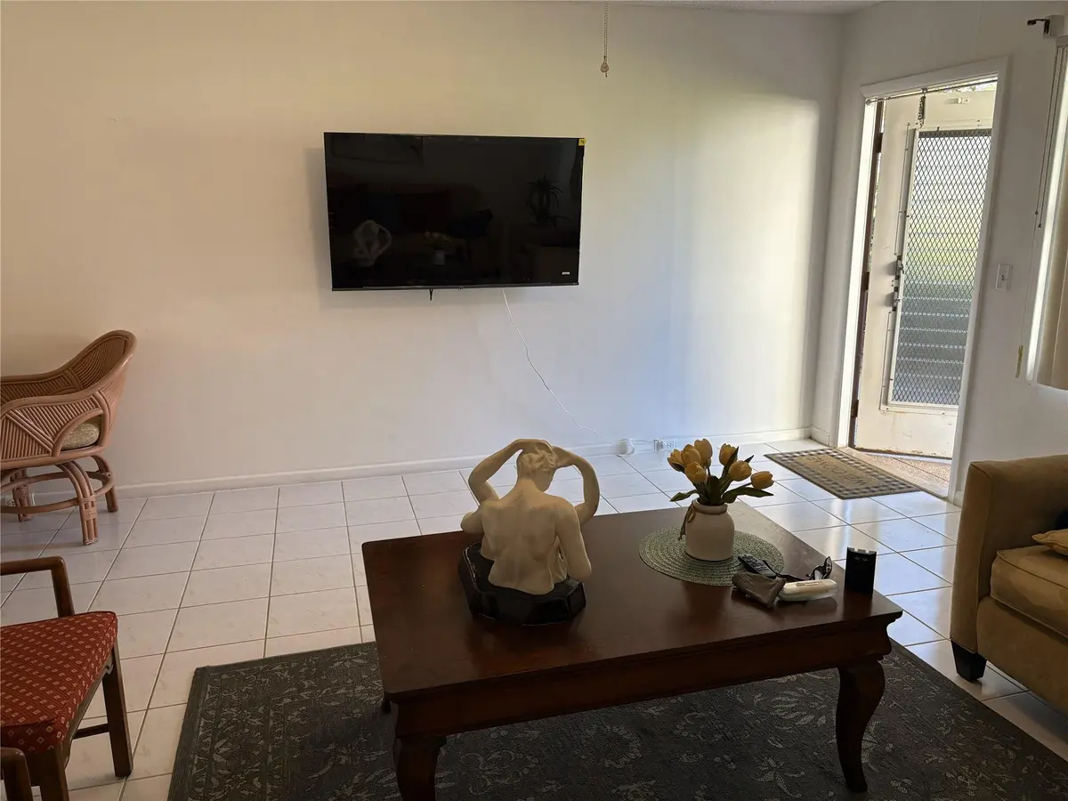 Photo 3 at 91 Preston C C, Boca Raton