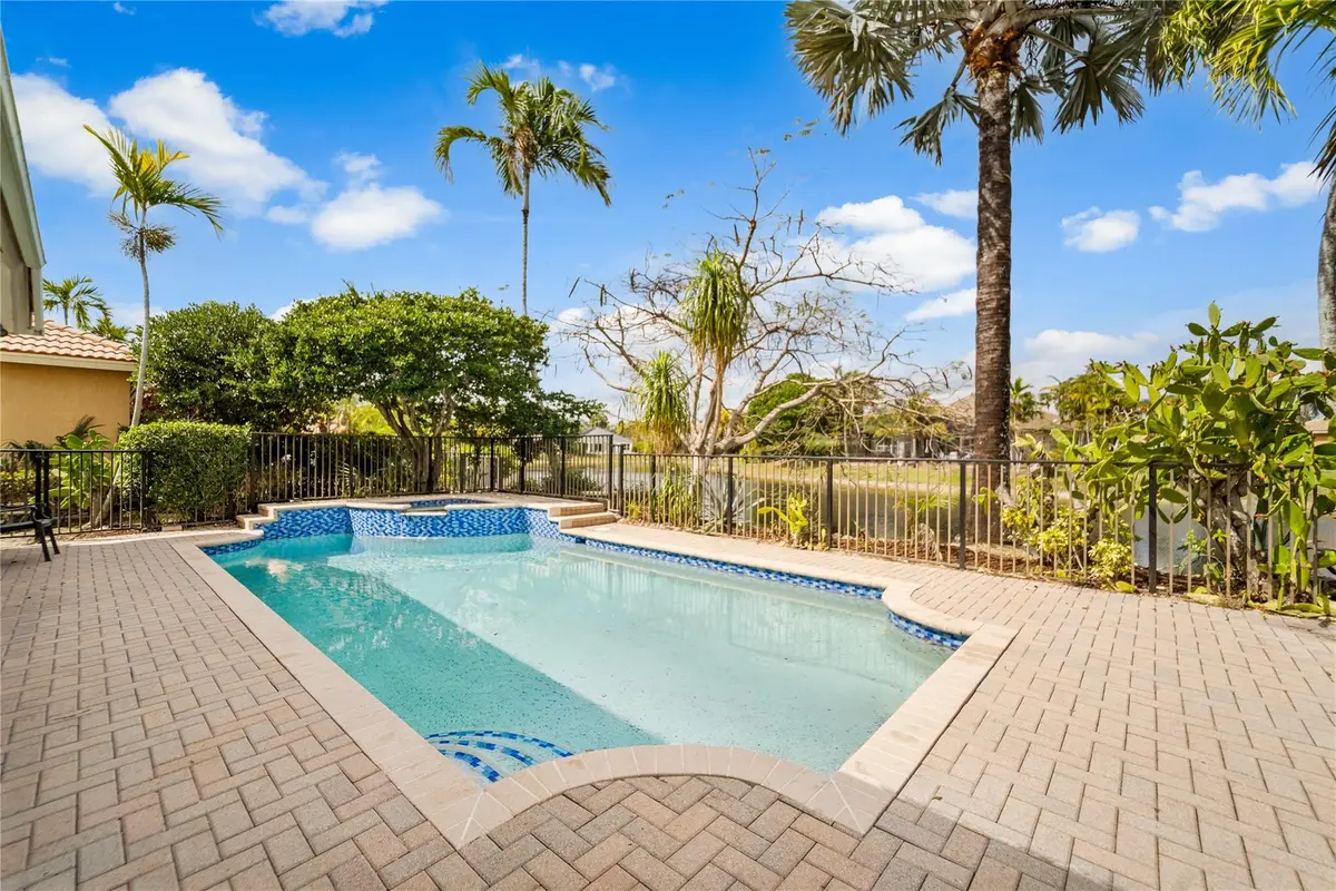 Photo 6 at 11217 NW 68th Place, Parkland