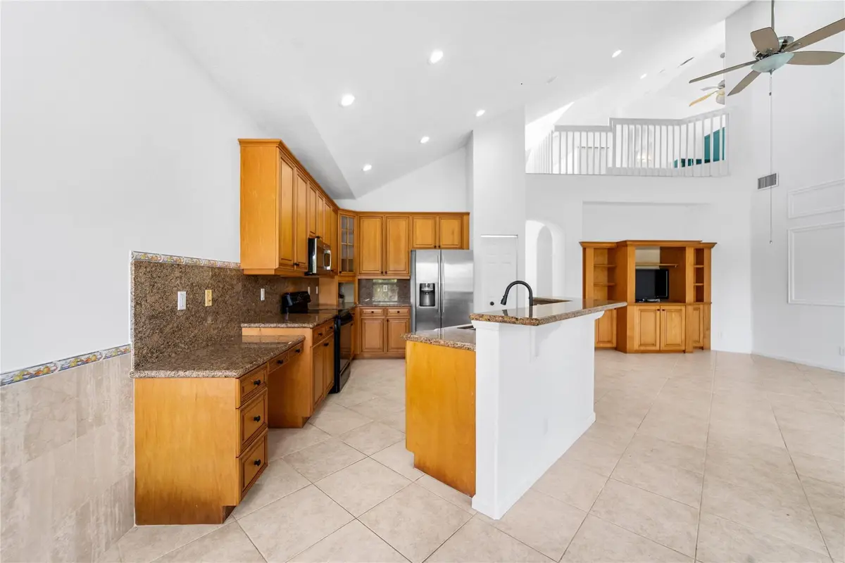 Photo 7 at 11217 NW 68th Place, Parkland