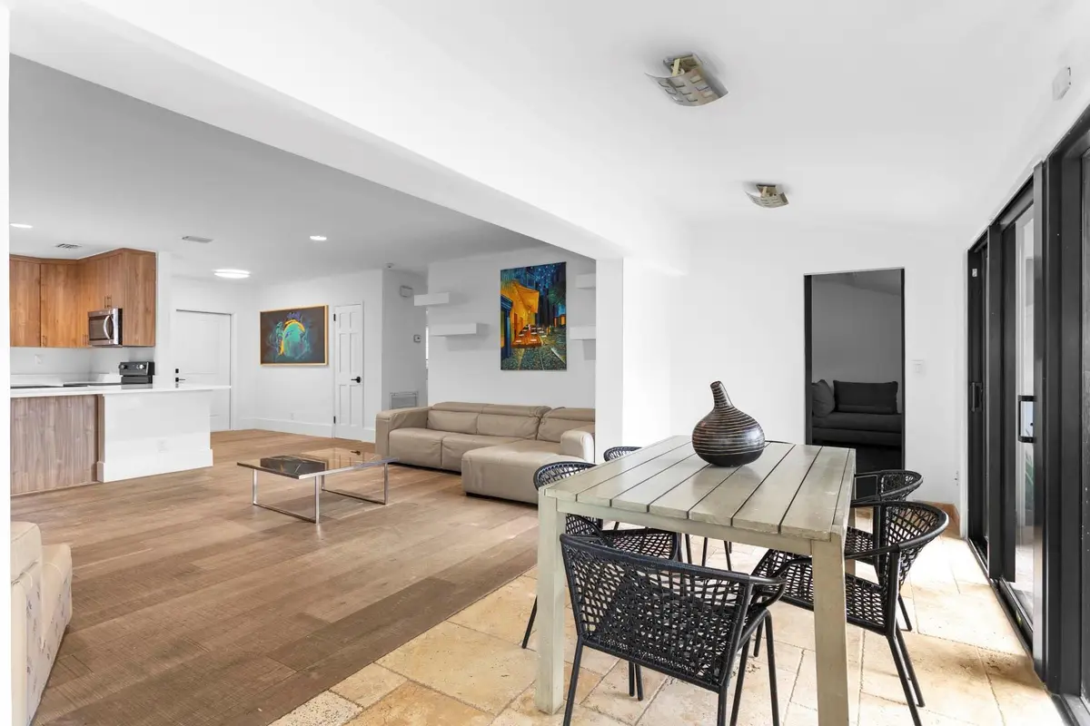 Photo 2 at 715 NE 25th Avenue, Pompano Beach