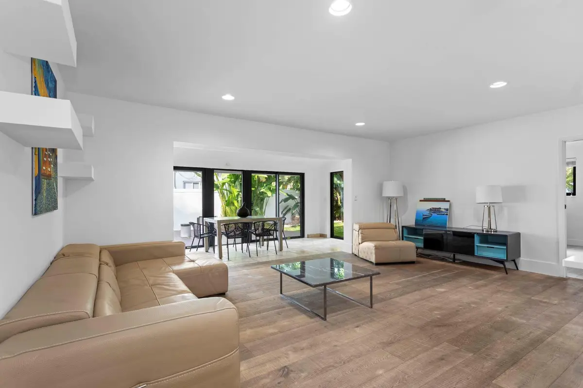 Photo 3 at 715 NE 25th Avenue, Pompano Beach