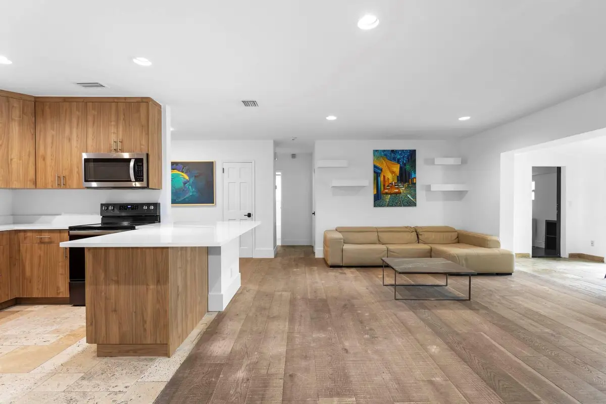Photo 4 at 715 NE 25th Avenue, Pompano Beach