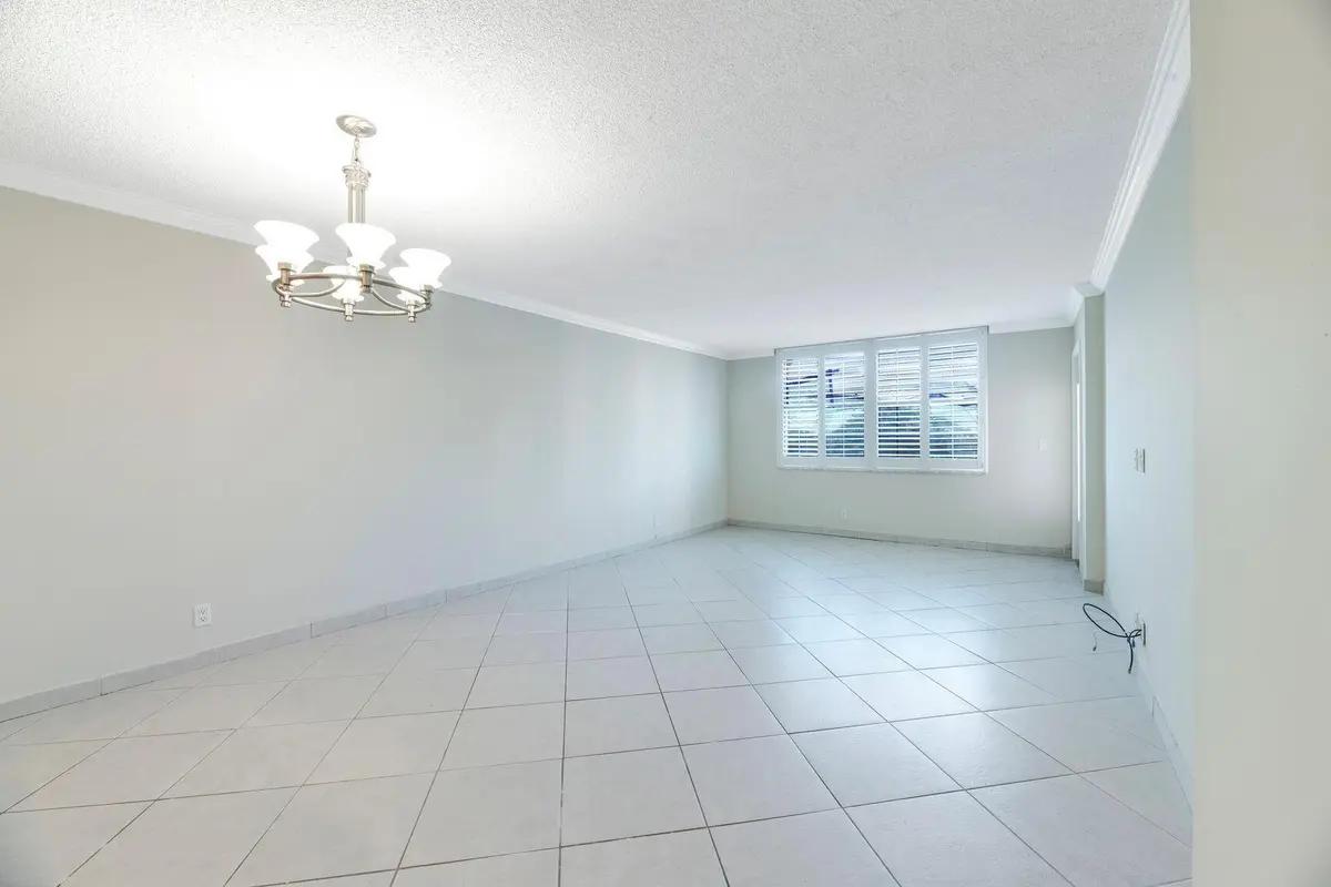 Photo 3 at 3800 N Hills Drive 402, Hollywood