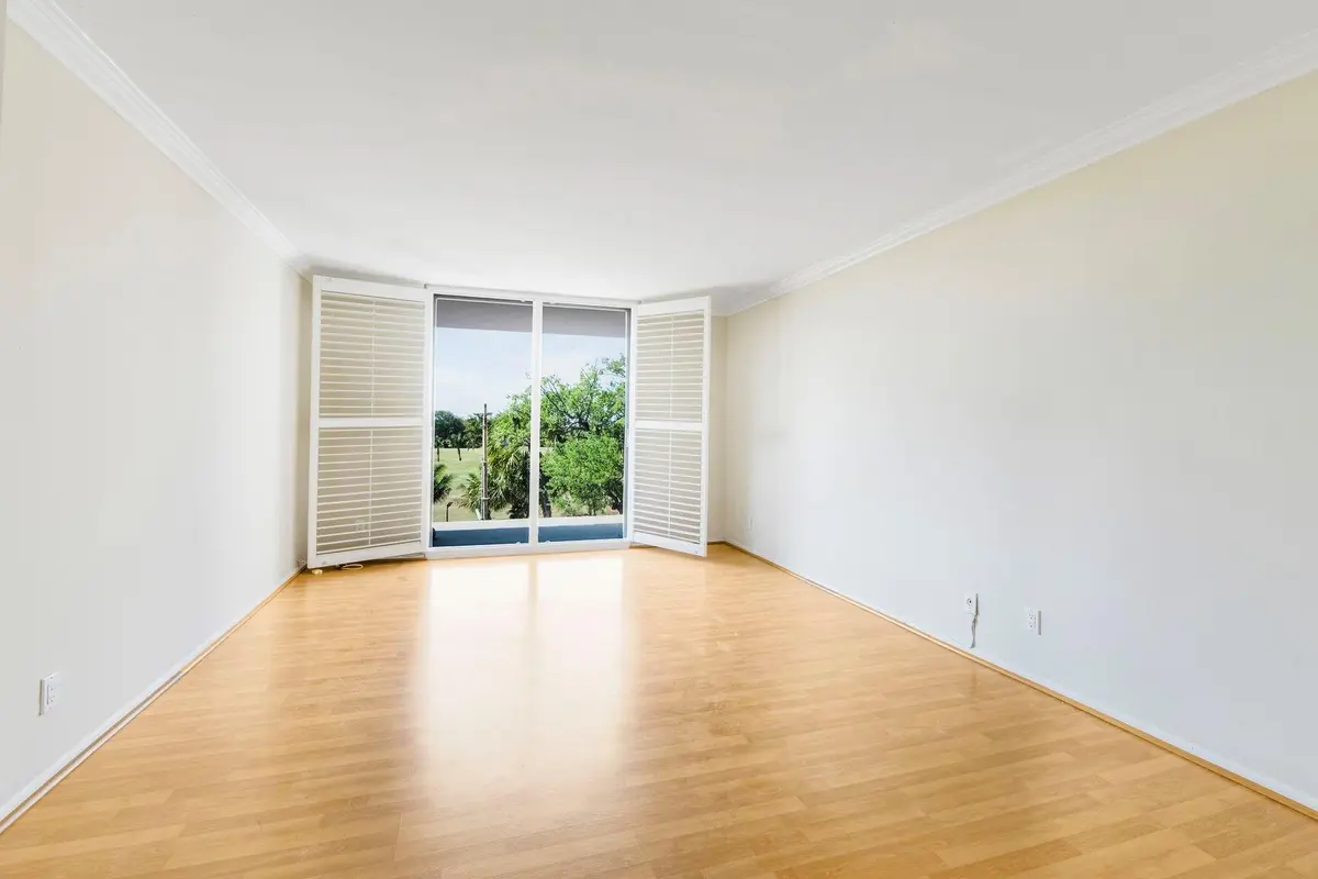 Photo 8 at 3800 N Hills Drive 402, Hollywood