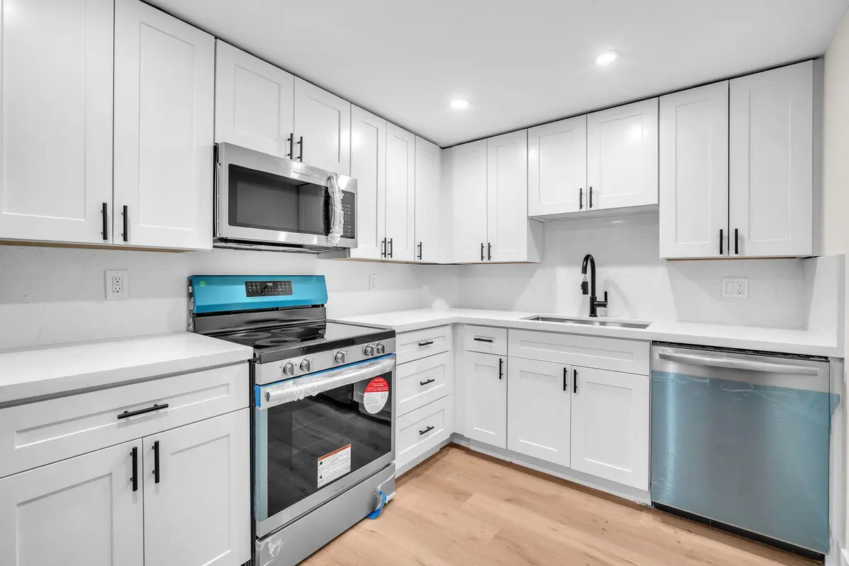 Photo 1 at 3900 N Hills Drive 414, Hollywood