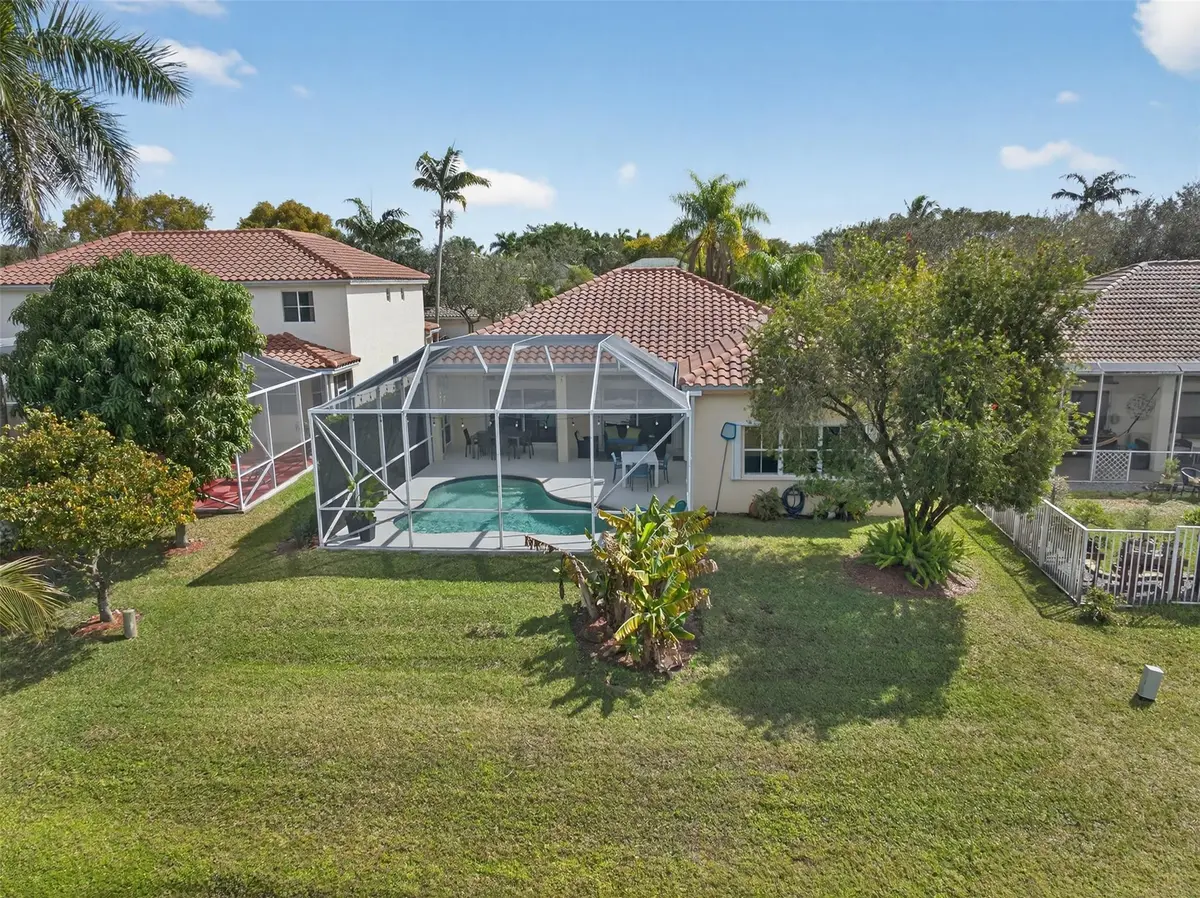 Photo 2 at 4042 Pinewood Lane, Weston