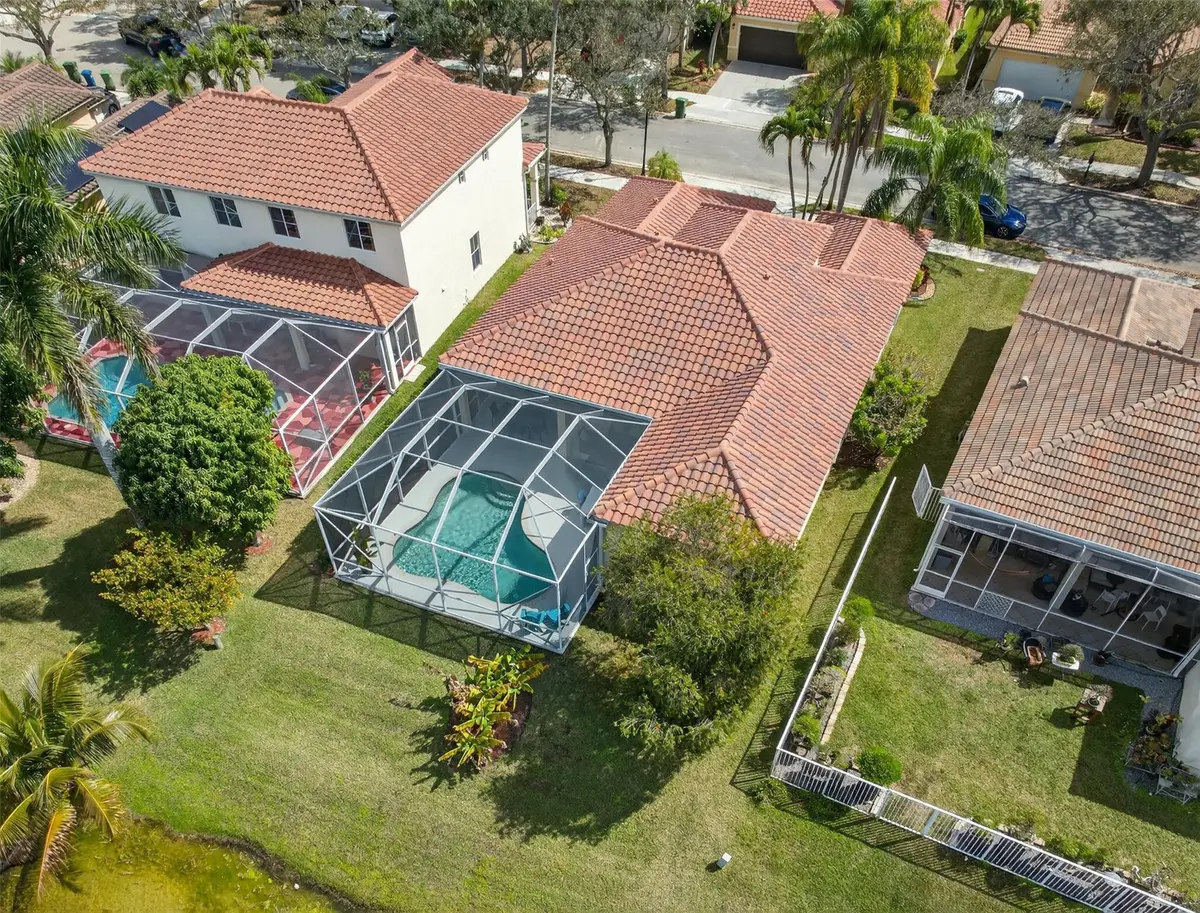 Photo 4 at 4042 Pinewood Lane, Weston