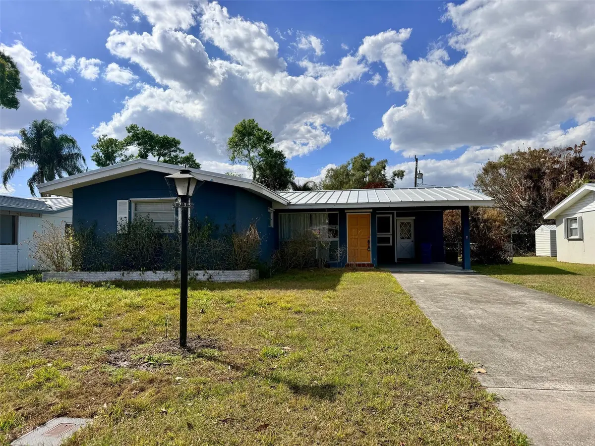 Photo 1 at 1735 32nd Avenue, Vero Beach