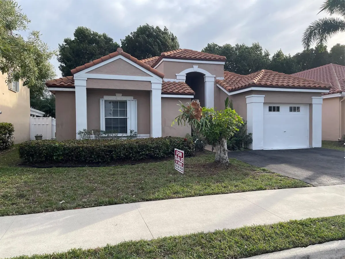 Photo 1 at 480 Somerset Way, Weston