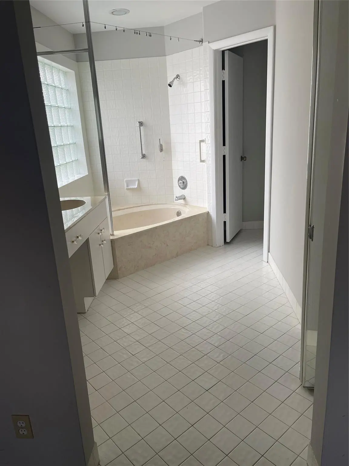 Photo 8 at 480 Somerset Way, Weston