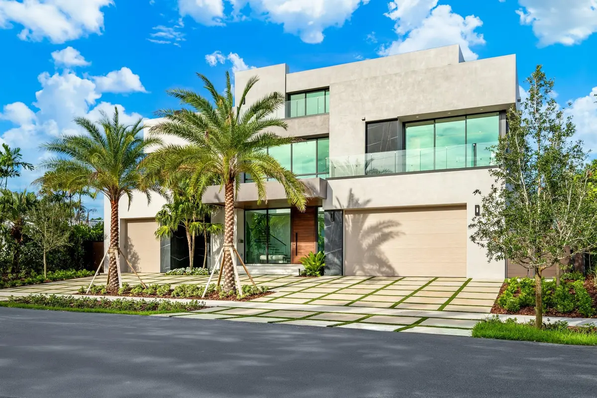 Photo 3 at 2000 Harbourview Drive, Fort Lauderdale