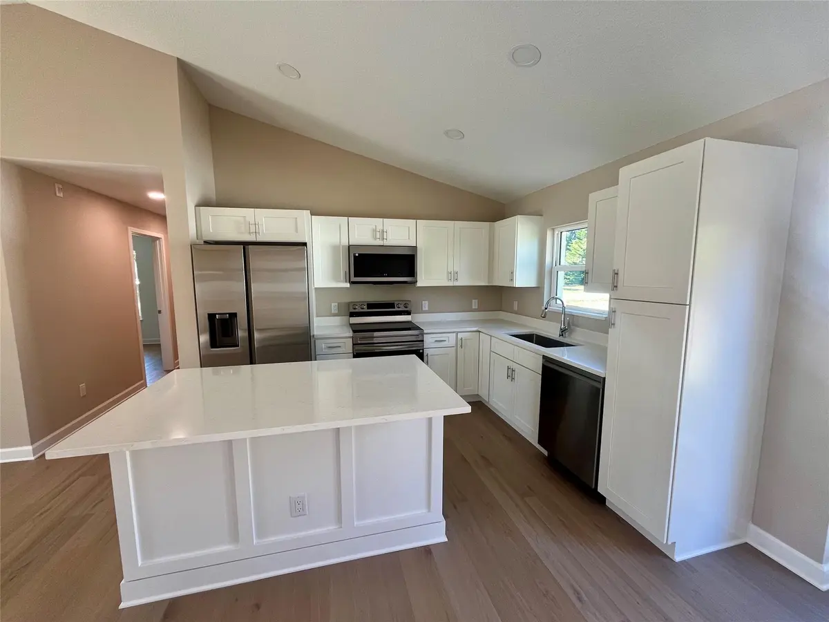 Quartz countertops at 2016 80th Avenue, Vero Beach