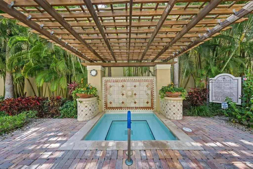 Photo 8 at 651 Okeechobee Boulevard 306, West Palm Beach