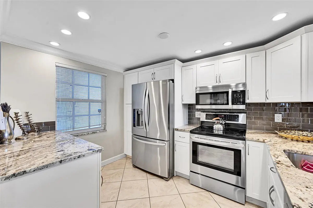 Photo 4 at 605 Oaks Drive 701, Pompano Beach