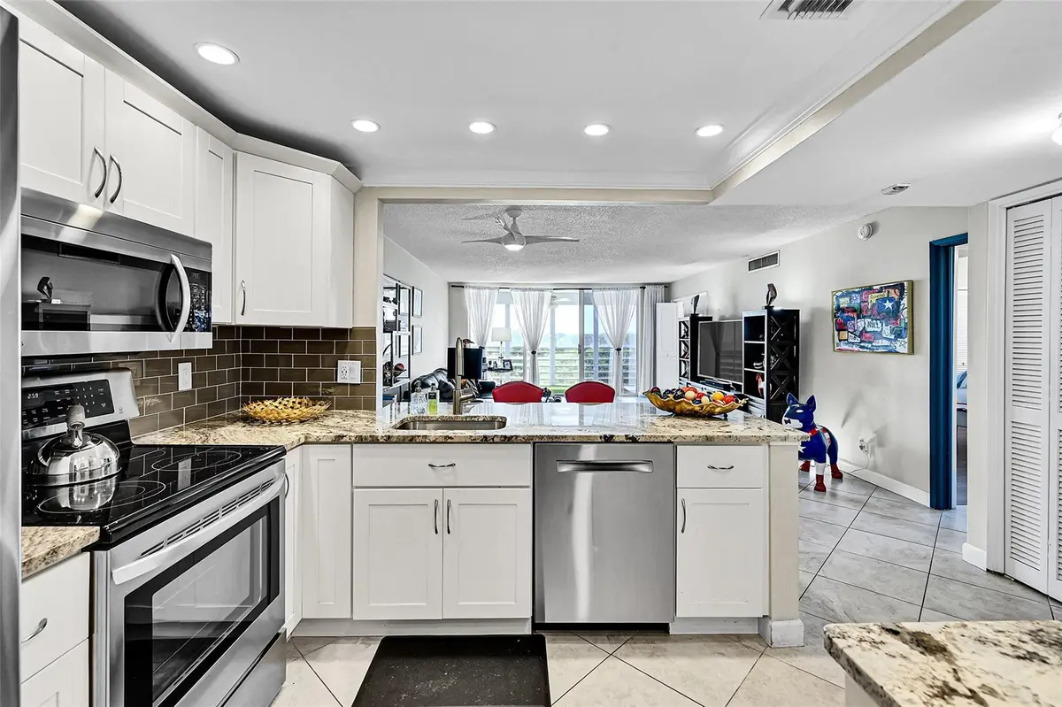 Photo 5 at 605 Oaks Drive 701, Pompano Beach
