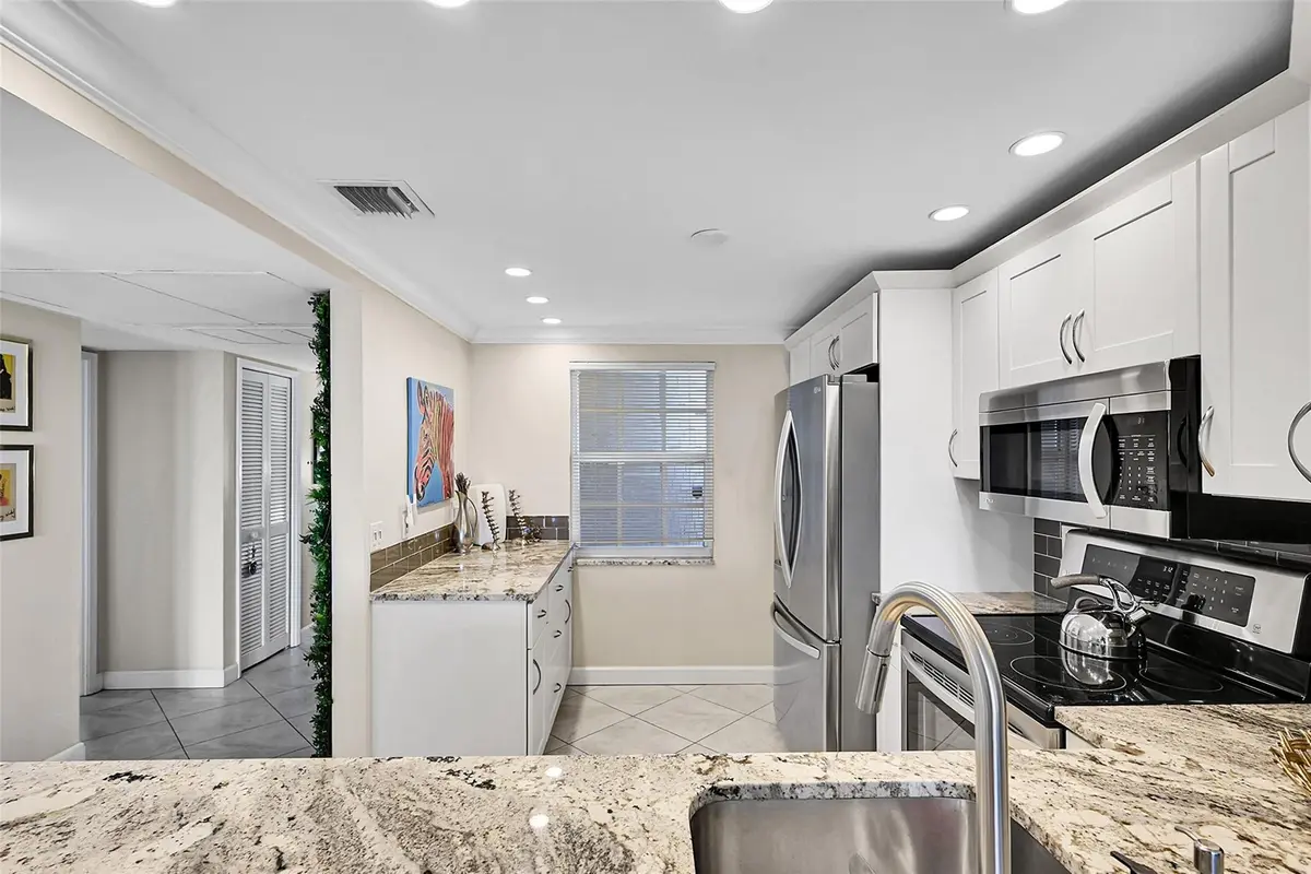 Photo 6 at 605 Oaks Drive 701, Pompano Beach
