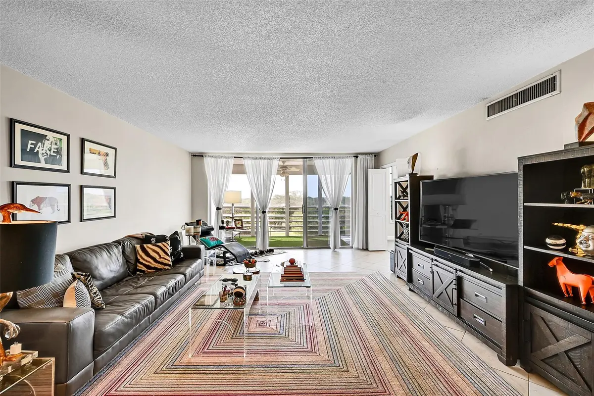 Photo 8 at 605 Oaks Drive 701, Pompano Beach