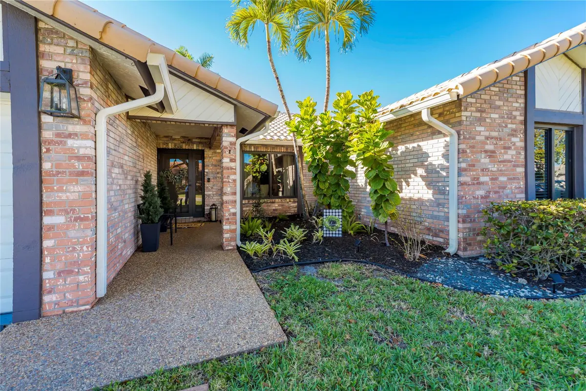 Photo 2 at 462 NW 113th Terrace, Coral Springs