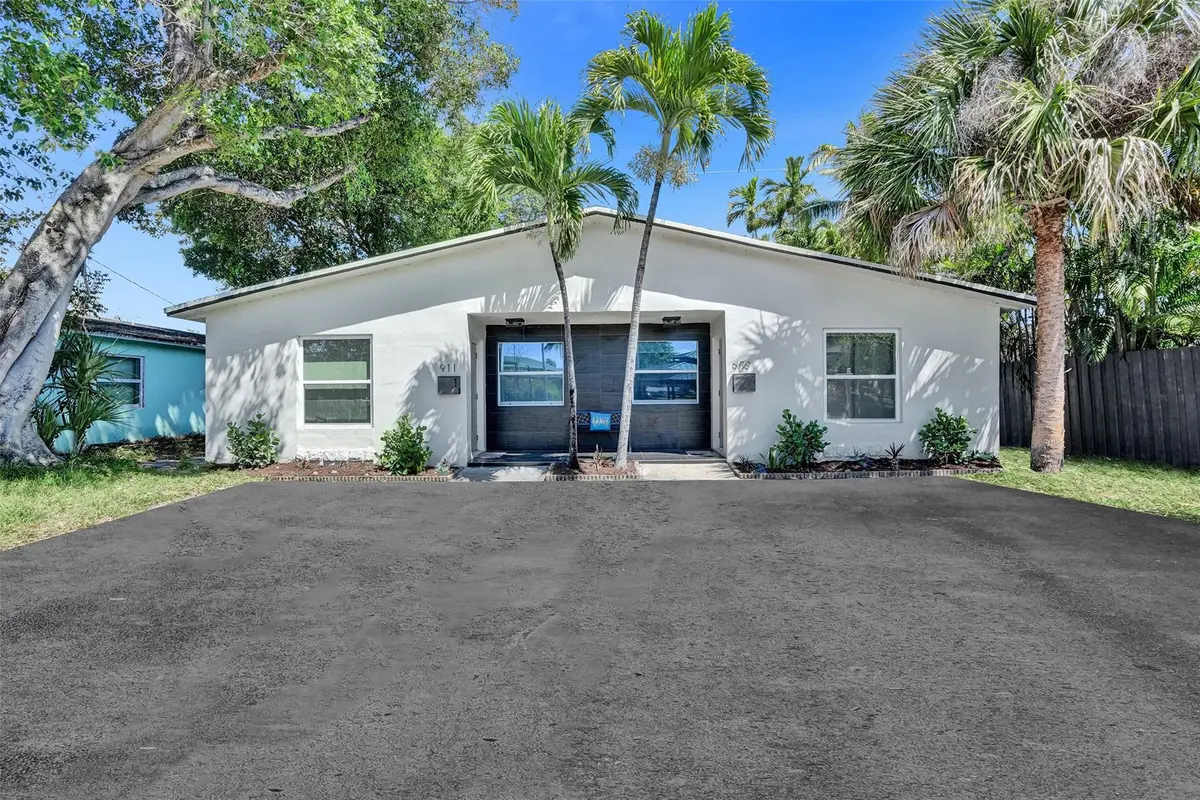 Photo 2 at 909 SW 16th Street, Fort Lauderdale