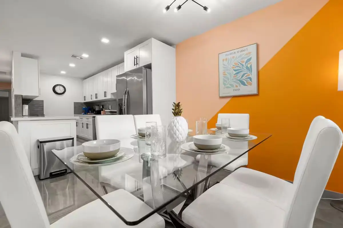 Photo 6 at 909 SW 16th Street, Fort Lauderdale