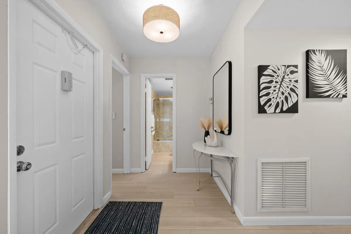 Photo 2 at 5087 Oak Hill Lane 315, Delray Beach