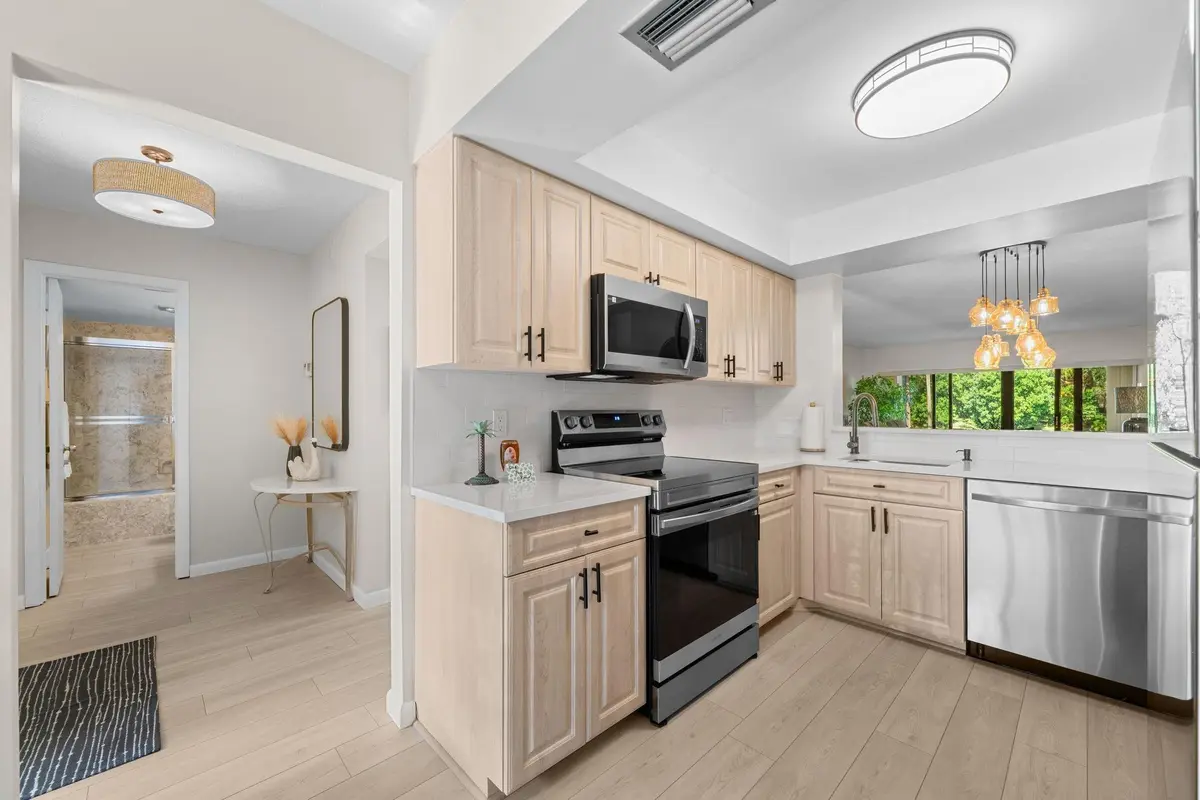 Photo 5 at 5087 Oak Hill Lane 315, Delray Beach