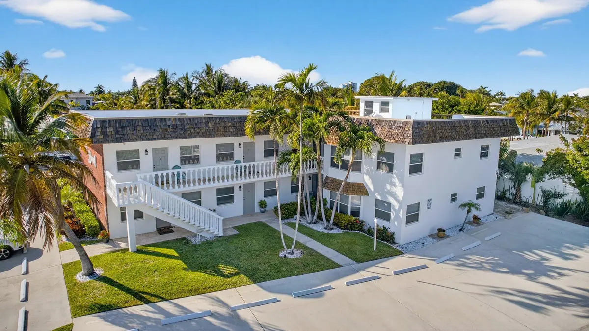 Photo 5 at 201 Inlet Way, Palm Beach Shores