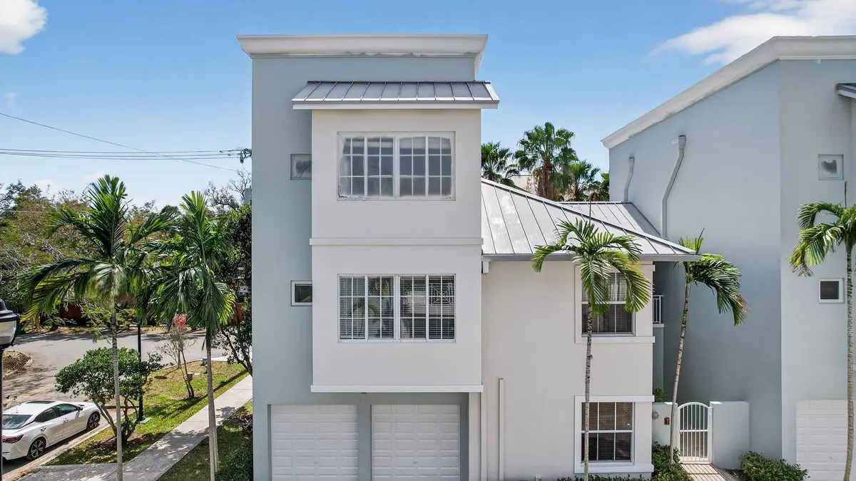 Photo 1 at 1301 SW 4th Street 1301, Fort Lauderdale