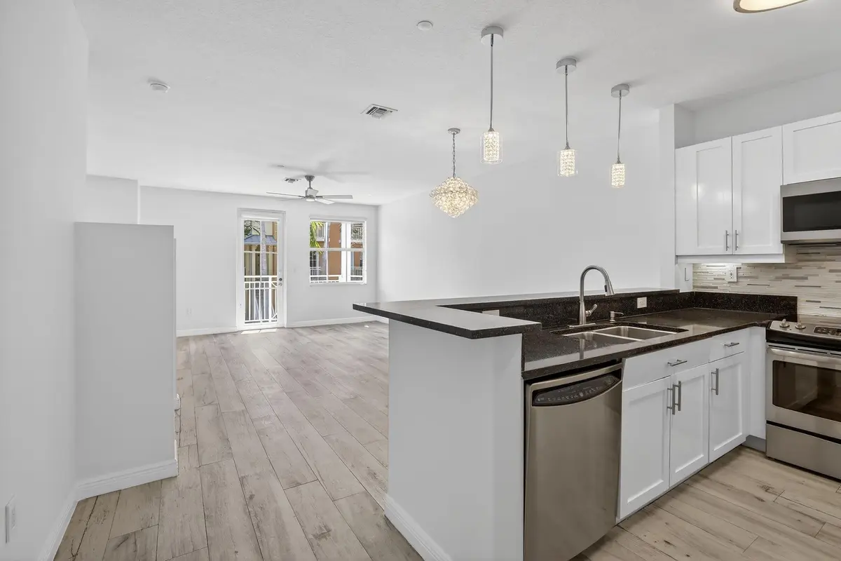 Photo 2 at 1301 SW 4th Street 1301, Fort Lauderdale
