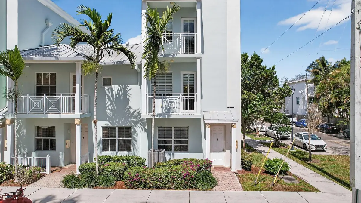 Photo 3 at 1301 SW 4th Street 1301, Fort Lauderdale