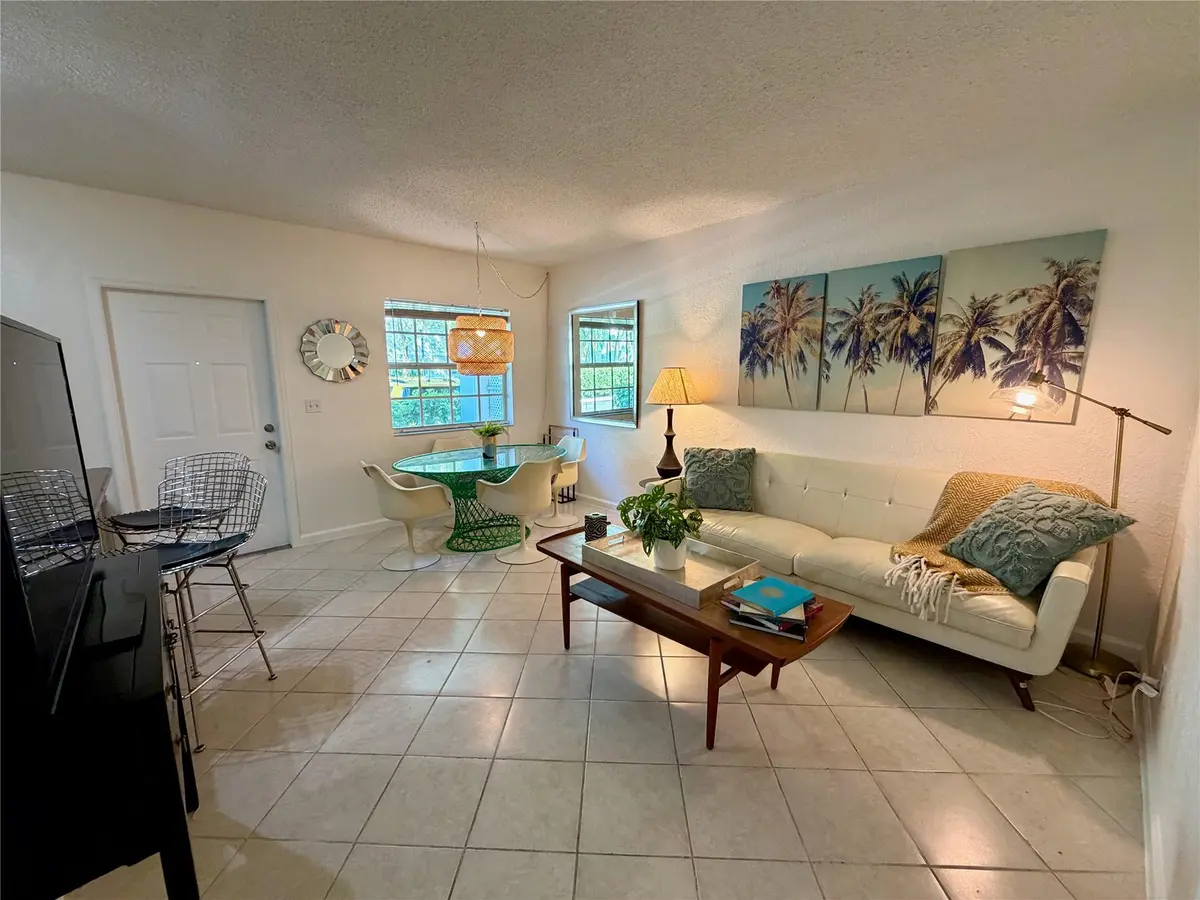 Photo 2 at 2660 NE 8th Avenue 307, Wilton Manors